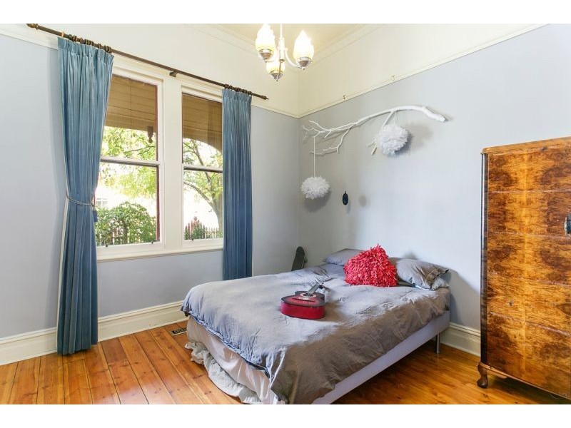 16 Palmerston Street, Quarry Hill VIC 3550