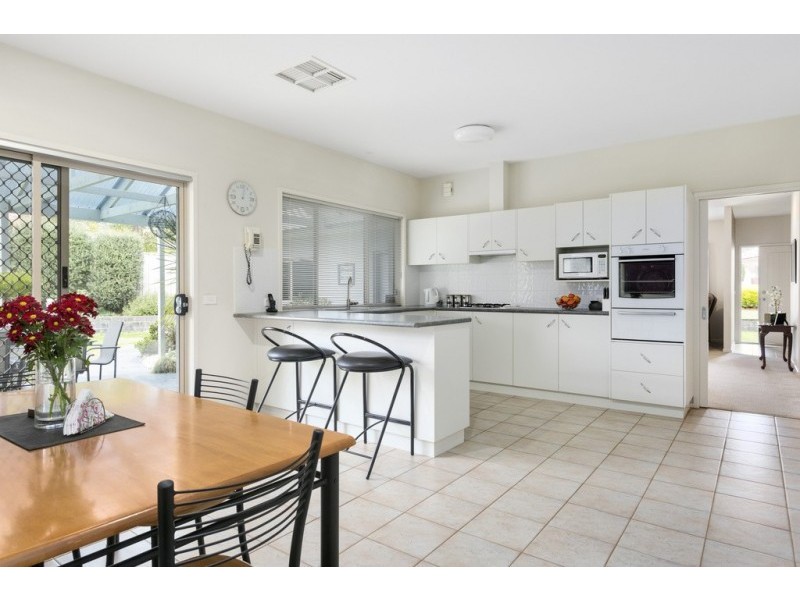 24 Bourke Drive, Strathdale VIC 3550