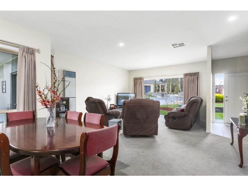 24 Bourke Drive, Strathdale VIC 3550