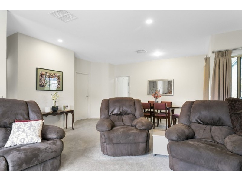 24 Bourke Drive, Strathdale VIC 3550