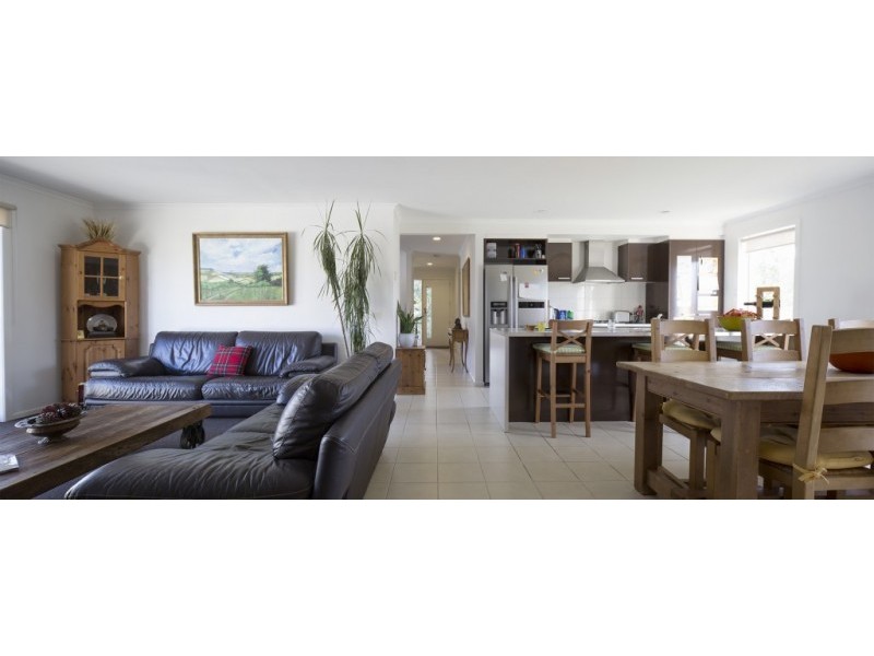 7 Cooba Drive, Epsom VIC 3551