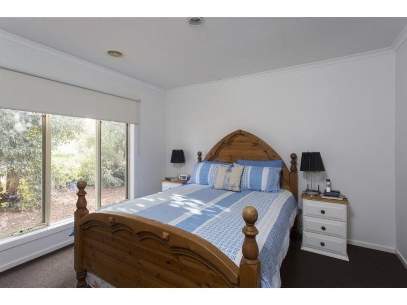 7 Cooba Drive, Epsom VIC 3551