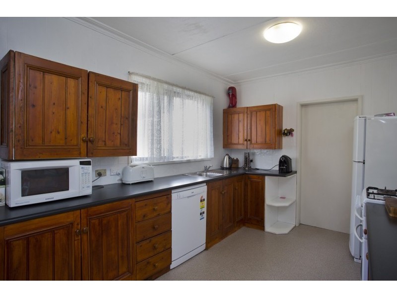 21 OSBORN AVENUE, Kangaroo Flat VIC 3555