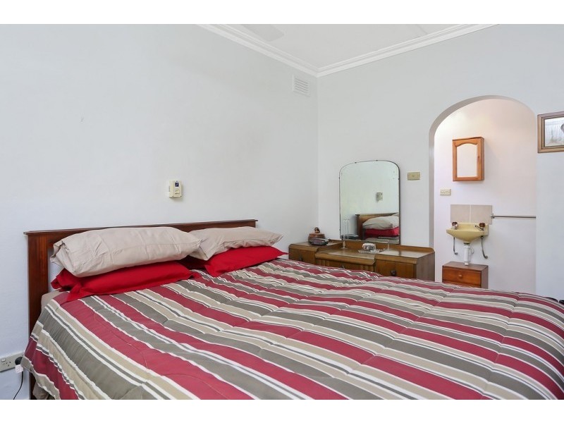 21 OSBORN AVENUE, Kangaroo Flat VIC 3555