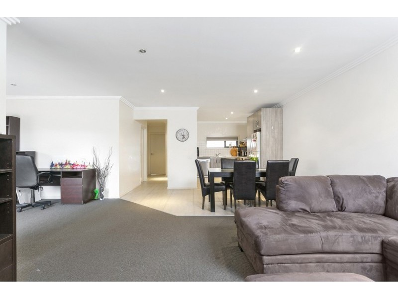 4/18 Delbridge Street, Golden Square VIC 3555