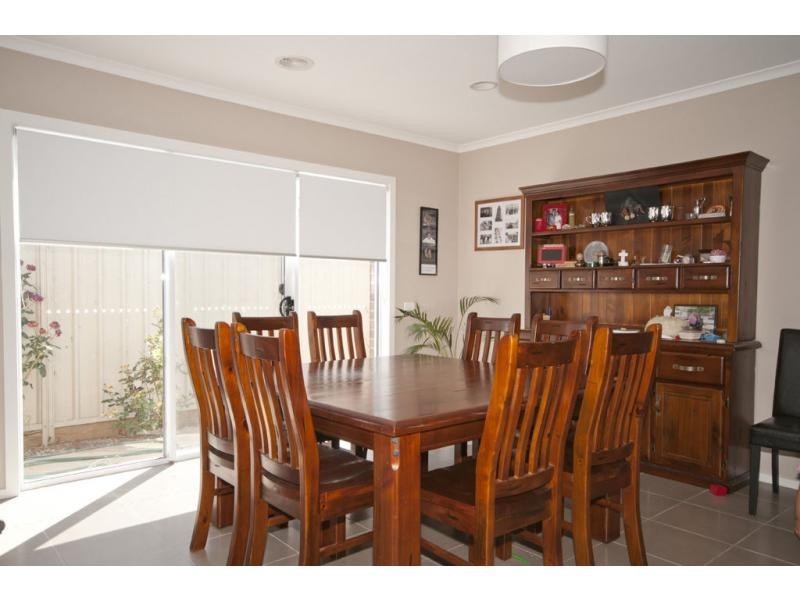 11 Barnett Drive, Kangaroo Flat VIC 3555