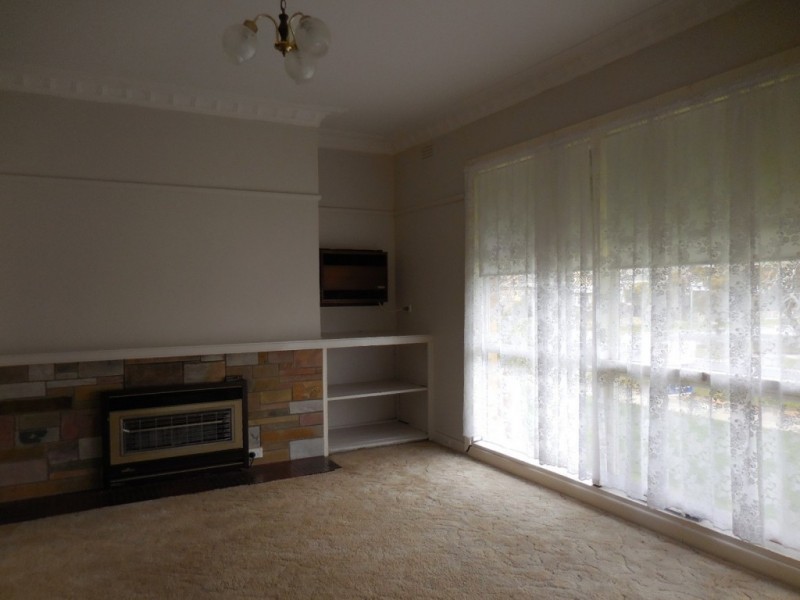 7 Ewing Avenue, Flora Hill VIC 3550