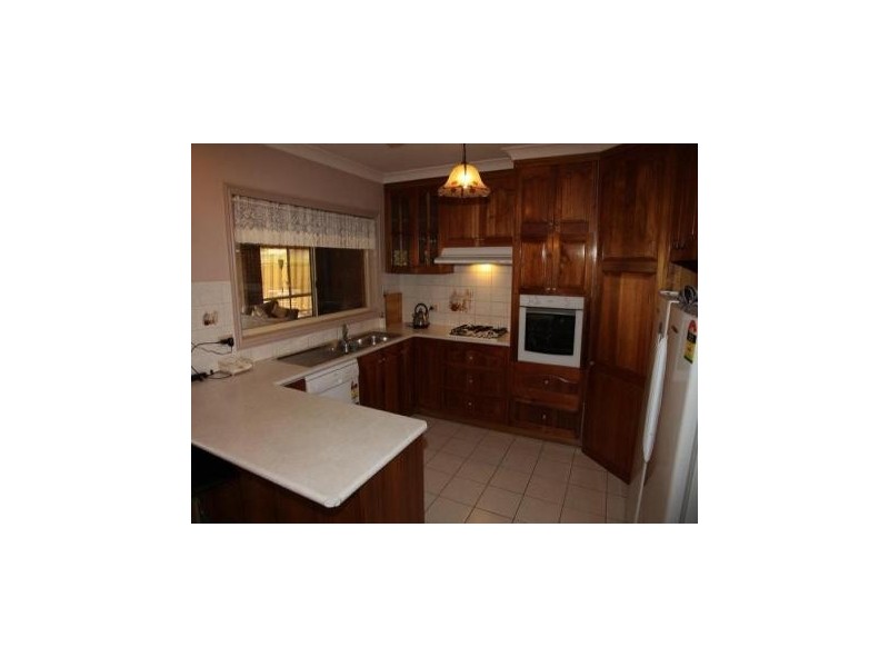 11 Peake Court, Ascot VIC 3551