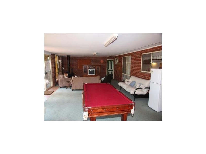 11 Peake Court, Ascot VIC 3551