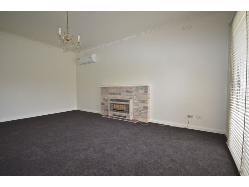 13 Oak Street, Golden Square VIC 3555