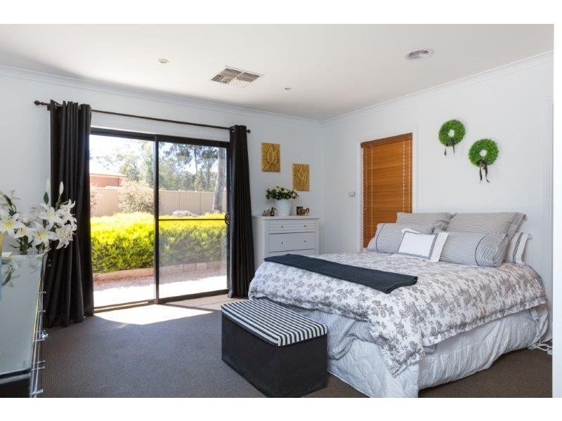 20 Pioneer Dve, Maiden Gully VIC 3551