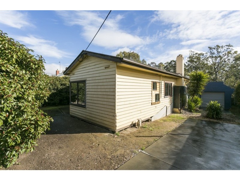330 High Street, Kangaroo Flat VIC 3555