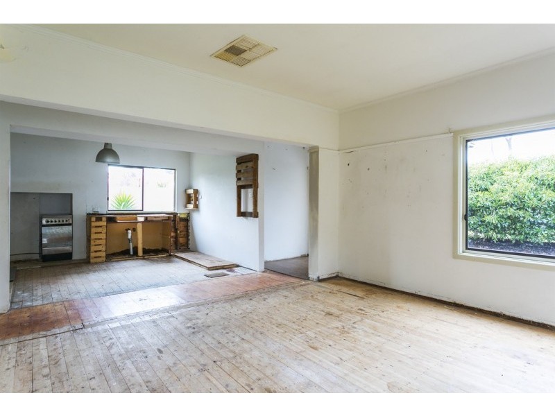 330 High Street, Kangaroo Flat VIC 3555