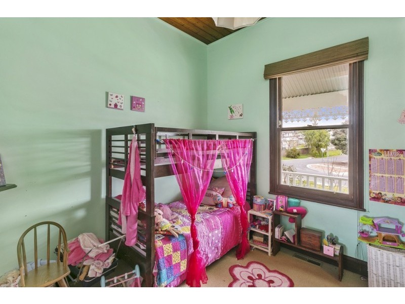 16 Black Street, Bendigo VIC 3550