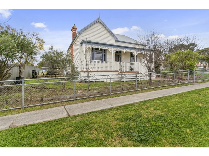 16 Black Street, Bendigo VIC 3550
