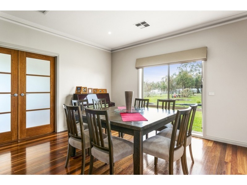 3 Hall Crescent, Junortoun VIC 3551