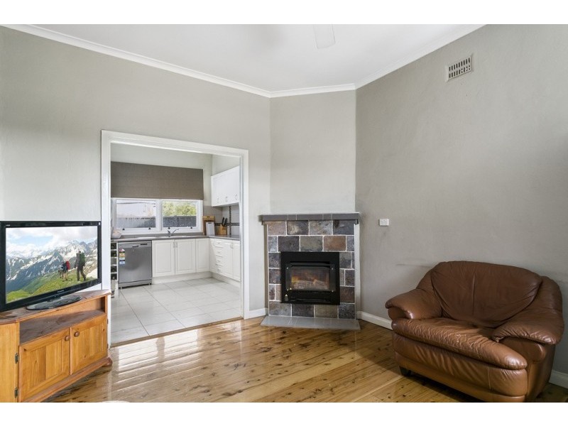 12 Hammer Street, Flora Hill VIC 3550