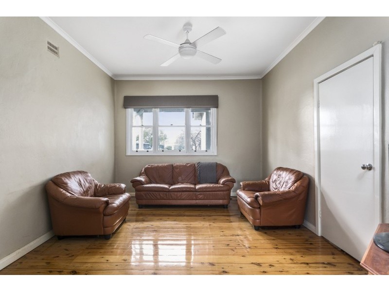 12 Hammer Street, Flora Hill VIC 3550