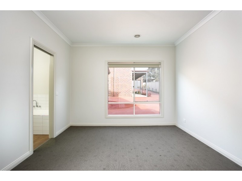 1/379 High Street, Golden Square VIC 3555