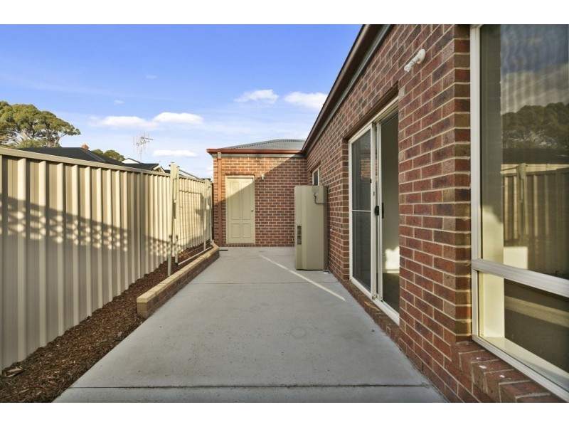 1/379 High Street, Golden Square VIC 3555
