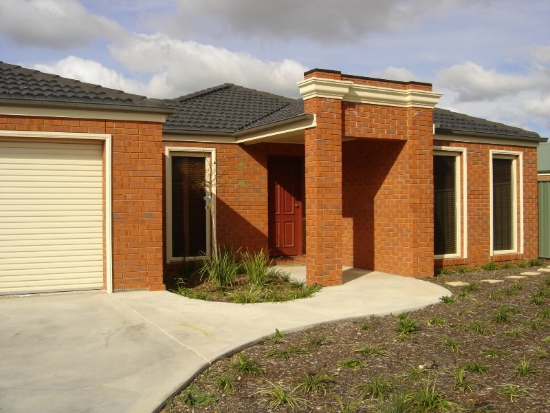 10 Cheviot Place, East Bendigo VIC 3550