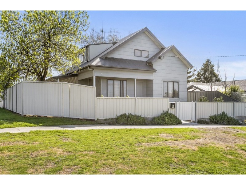 2C Staley Street, California Gully VIC 3556