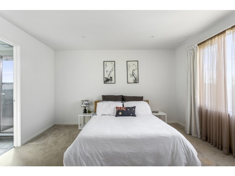 2C Staley Street, California Gully VIC 3556