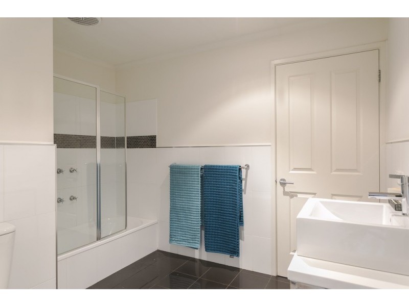 2C Staley Street, California Gully VIC 3556