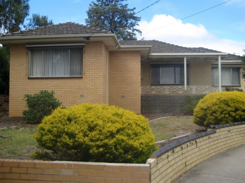 5 Beaumont Court, Flora Hill VIC 3550