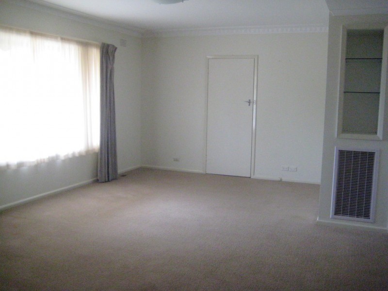 5 Beaumont Court, Flora Hill VIC 3550