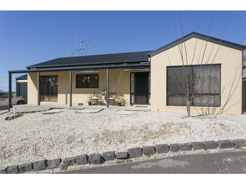 1A Doyle Crescent, Spring Gully VIC 3550