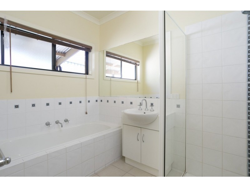 1A Doyle Crescent, Spring Gully VIC 3550