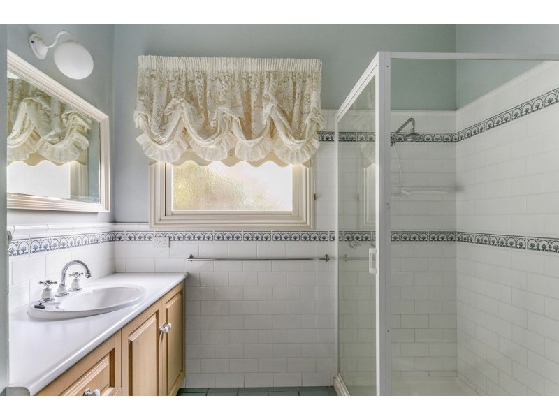 5 Harrods Court, Strathdale VIC 3550