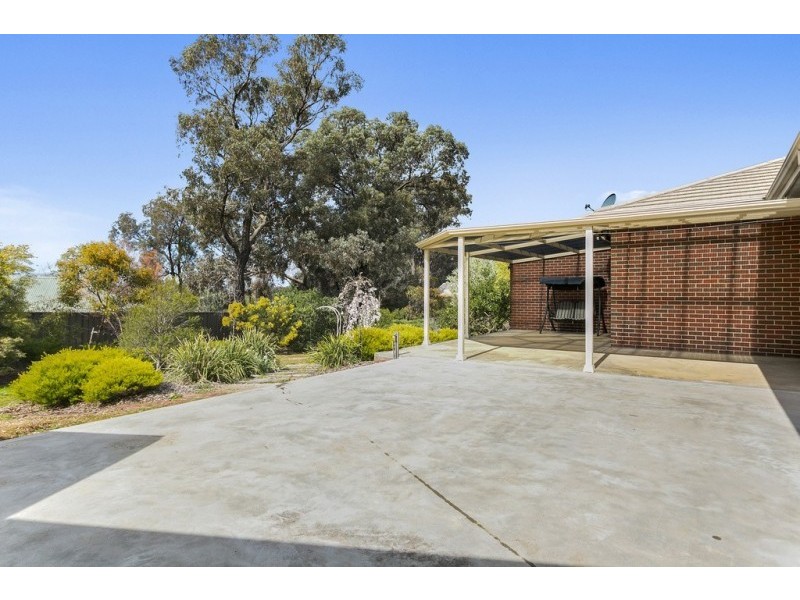 5 Harrods Court, Strathdale VIC 3550