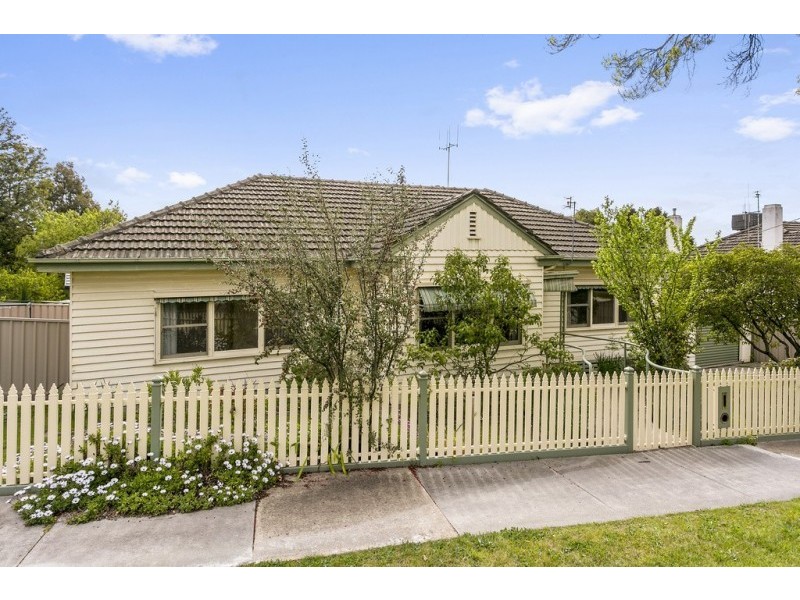 27 Murphy Street, Kennington VIC 3550