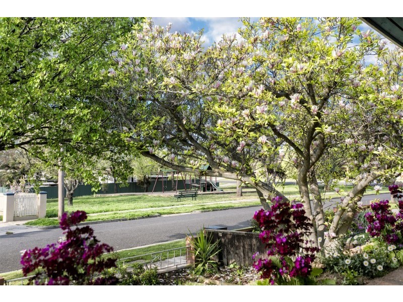 12 Theodore Street, Flora Hill VIC 3550