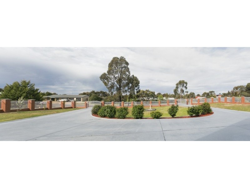 10 Michelle Drive, Maiden Gully VIC 3551