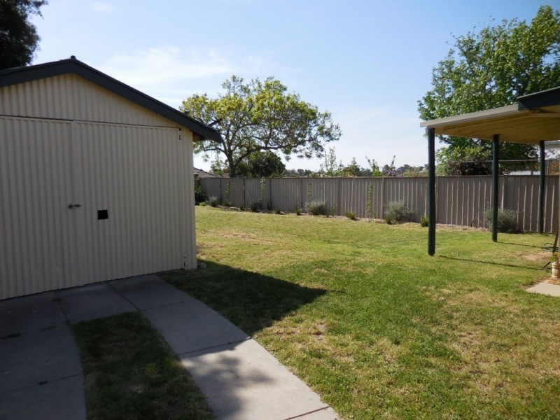 29 Clarence Avenue, Kennington VIC 3550