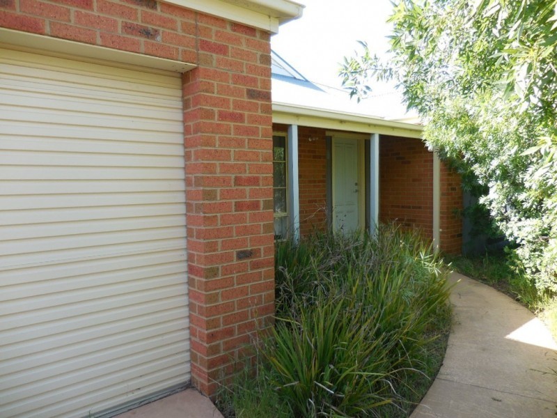 7 MANNA GUM DRIVE, Epsom VIC 3551
