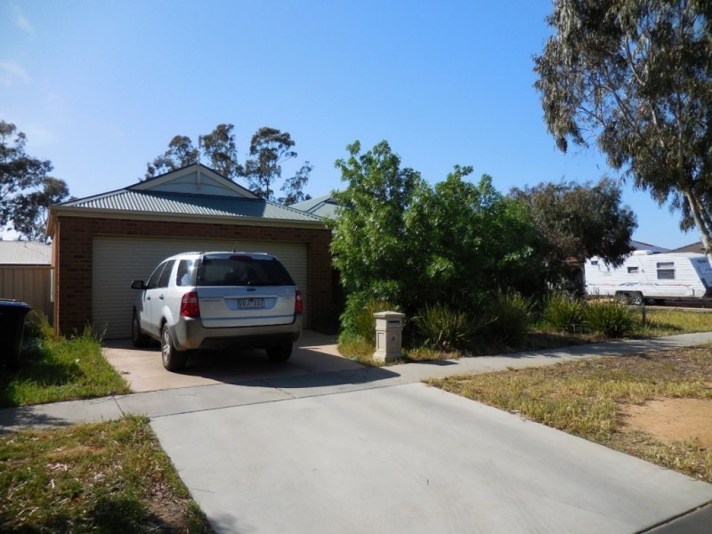 7 MANNA GUM DRIVE, Epsom VIC 3551