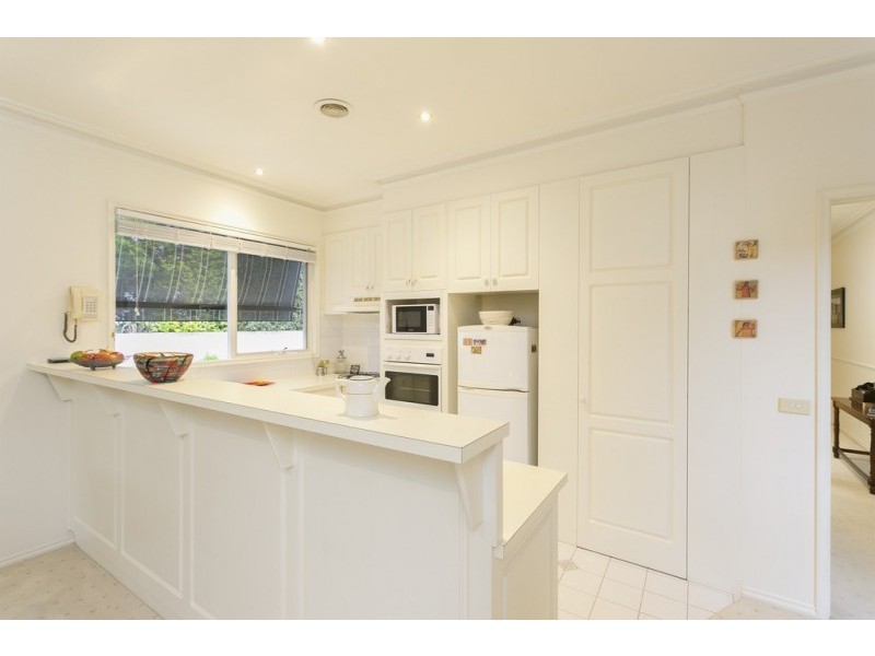 17 Rodney Street, Quarry Hill VIC 3550