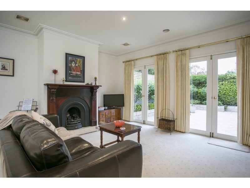 17 Rodney Street, Quarry Hill VIC 3550