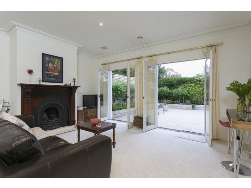 17 Rodney Street, Quarry Hill VIC 3550