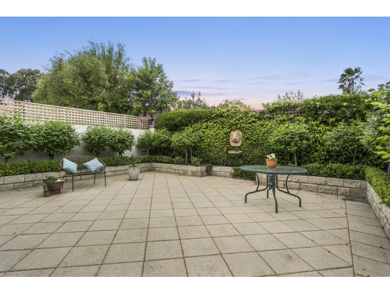 17 Rodney Street, Quarry Hill VIC 3550