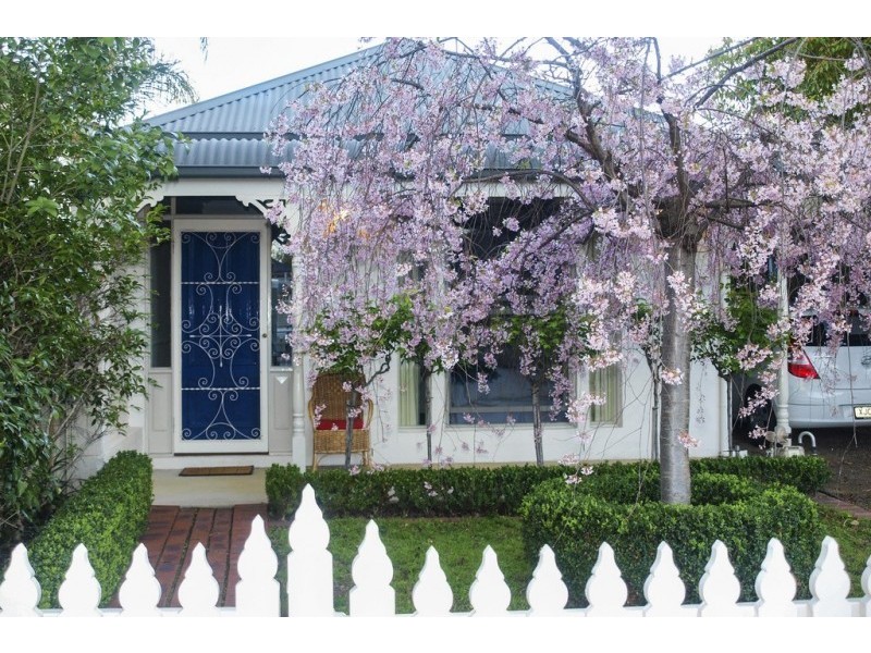 17 Rodney Street, Quarry Hill VIC 3550