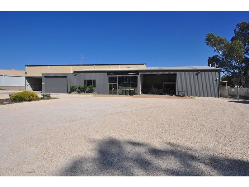 366 High Street, Kangaroo Flat VIC 3555