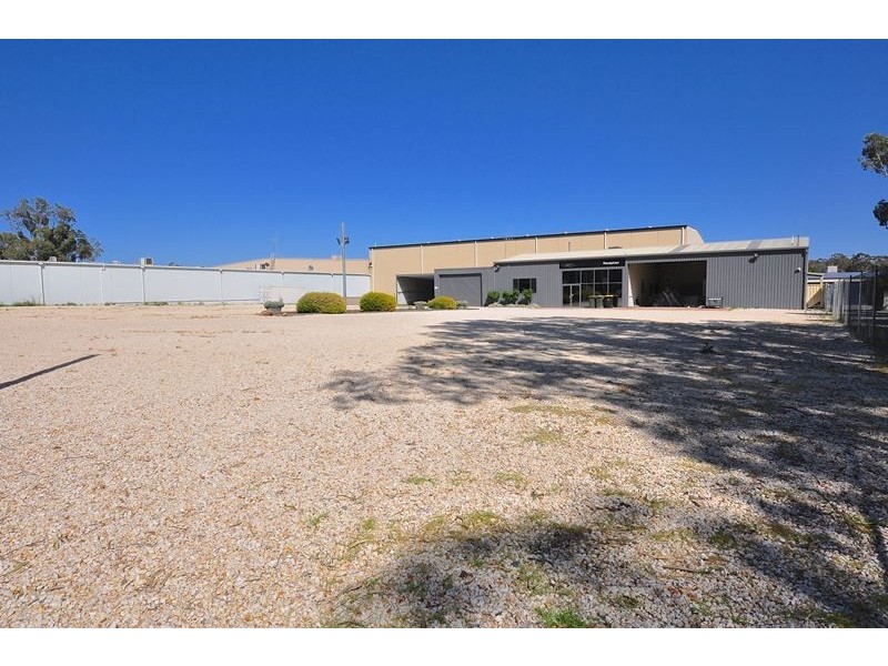 366 High Street, Kangaroo Flat VIC 3555