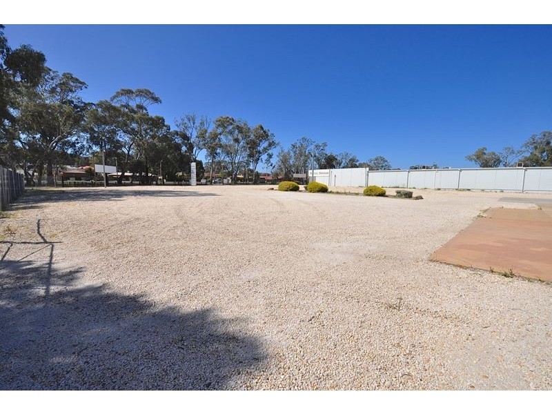 366 High Street, Kangaroo Flat VIC 3555