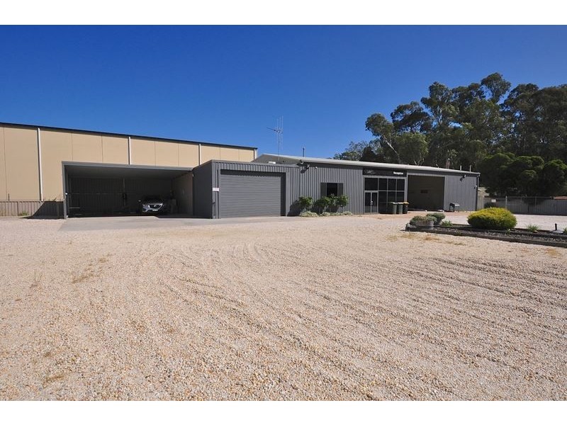 366 High Street, Kangaroo Flat VIC 3555