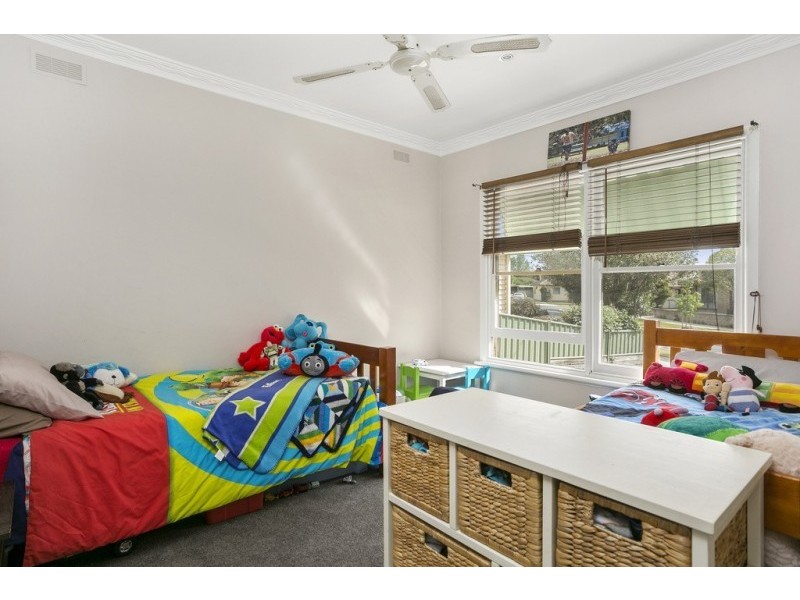 6 Fifth Avenue, White Hills VIC 3550